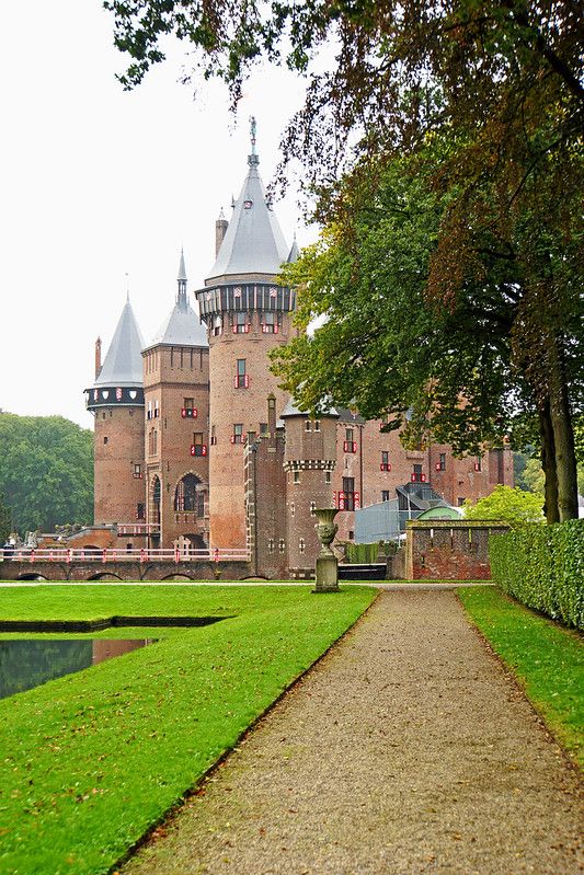 Walking path around the pond to Castle De Haar, Netherlands