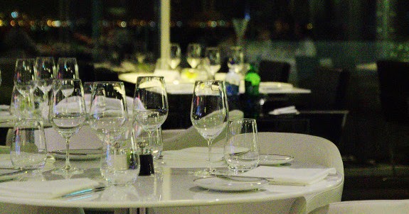Cinco Quartos de Laranja: Um jantar com café no restaurante River Lounge