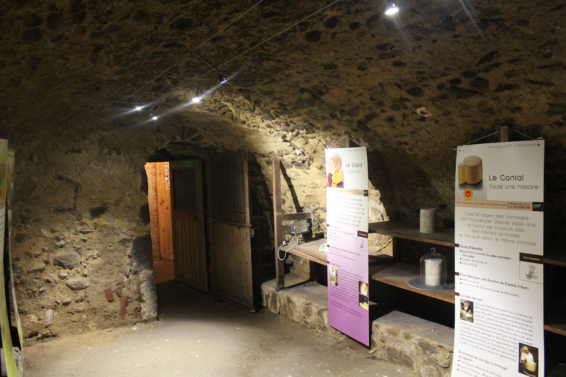 The cheeses of Auvergne - Maison de la Fourme d'Ambert Image