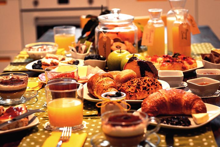 B&B latte & biscotti Image