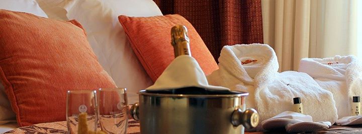 Hotel/Restaurant La Plaça - Garriguella - Figueres - ESPANA Image