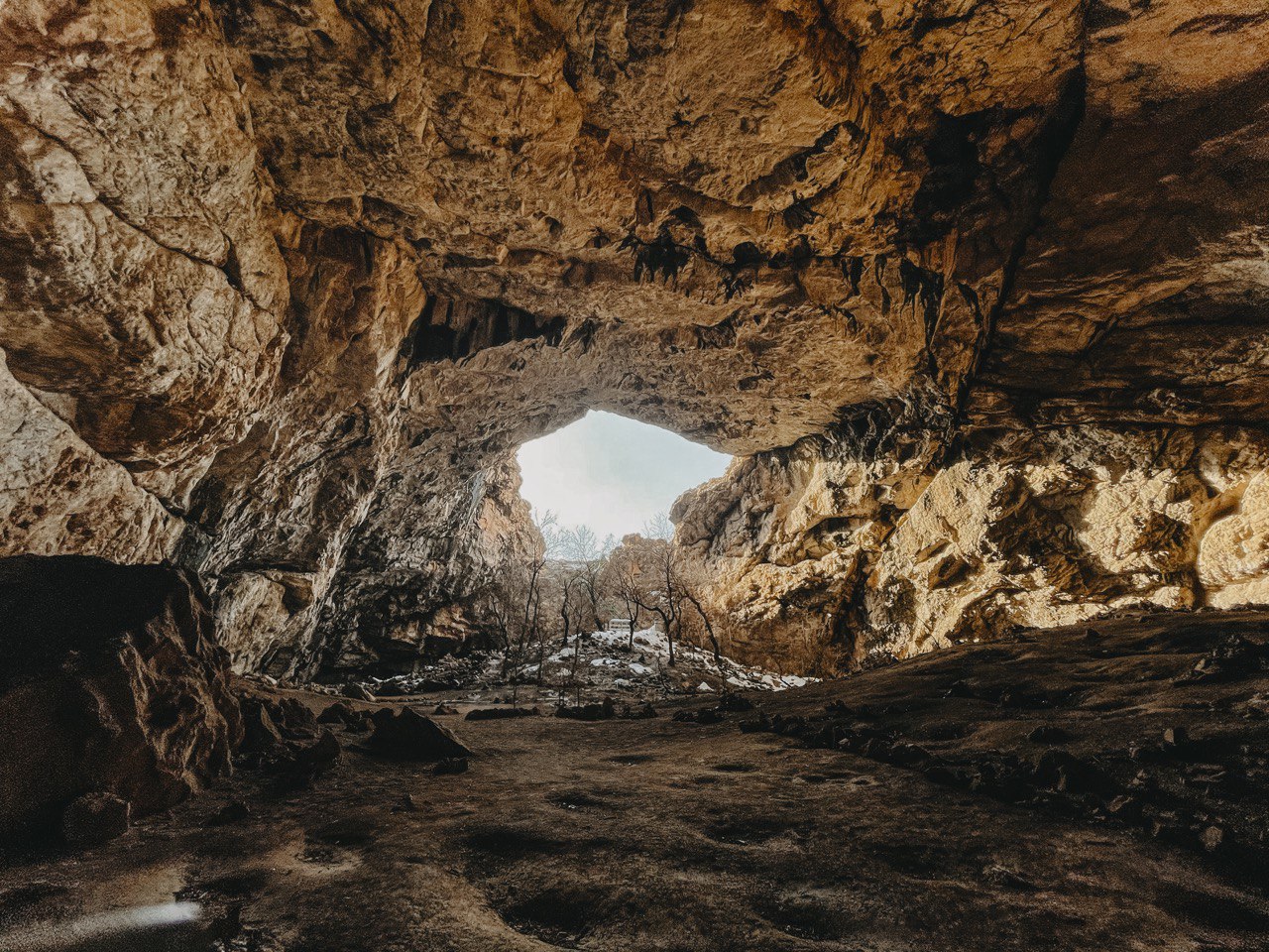 Aqmeshit Cave, South Kazakhstan Image