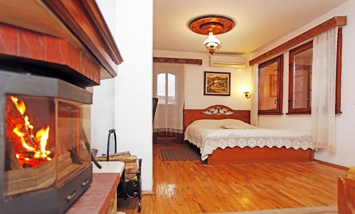 Family Hotel "Varosha 2003" / Семеен Хотел "Вароша 2003" Image