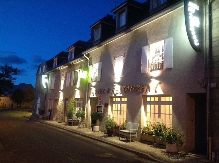 Hotel des voyageurs à Tarnac en Corrèze Image