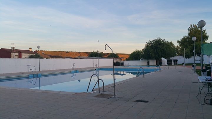 Piscina Municipal de Carboneros Image