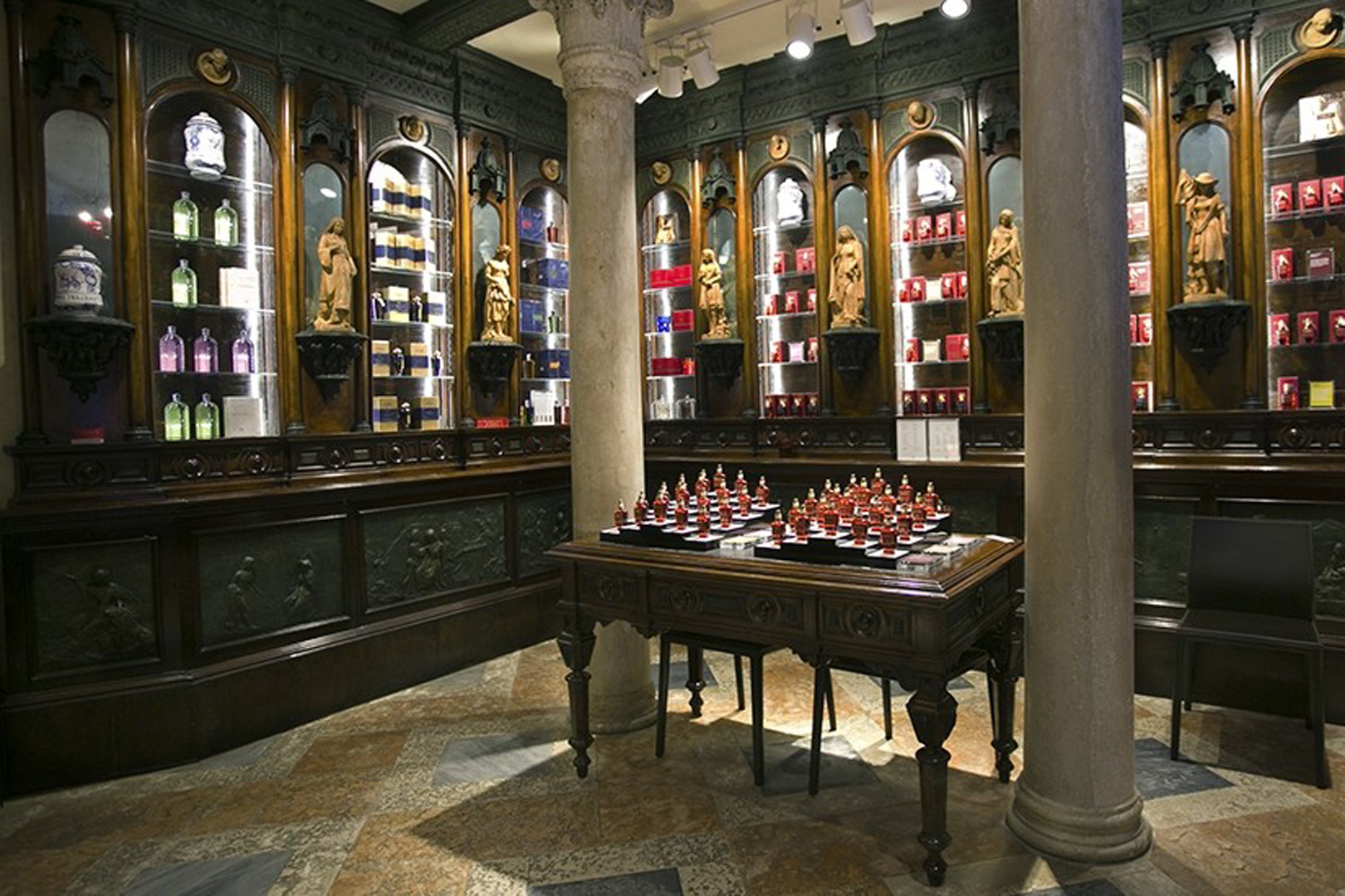 Ancient Pharmacy San Fantin, Venice Image