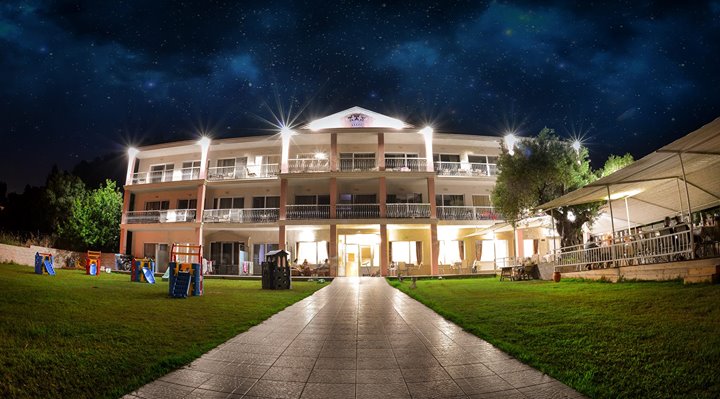Crown Hotel Image