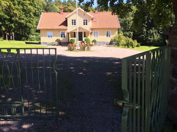 Prostens Bed & Breakfast Image
