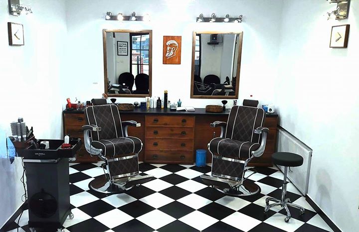 Monkey's barber shop & salon fryzjerski Image