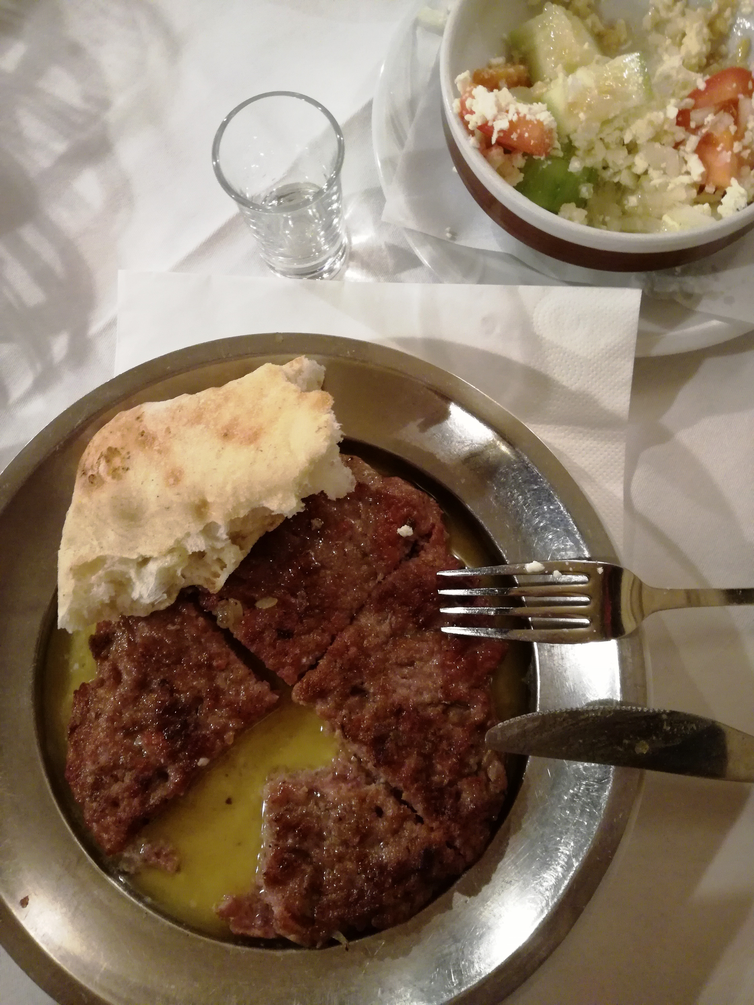 Kafana Zlatno Burence Image