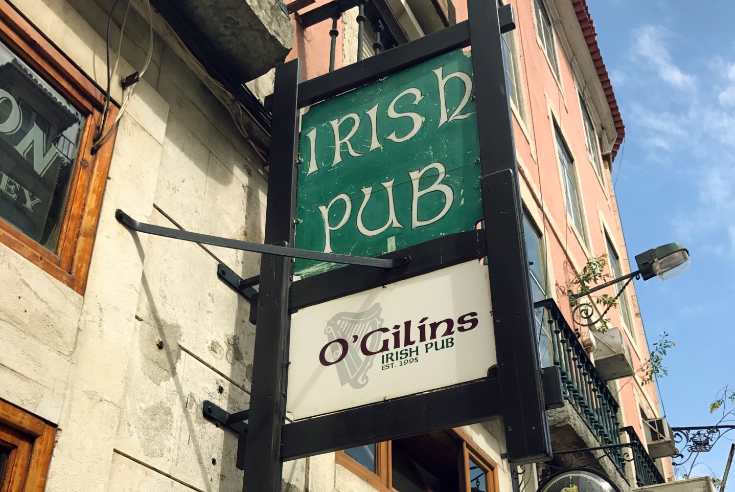 O'Gillins Irish Pub Image