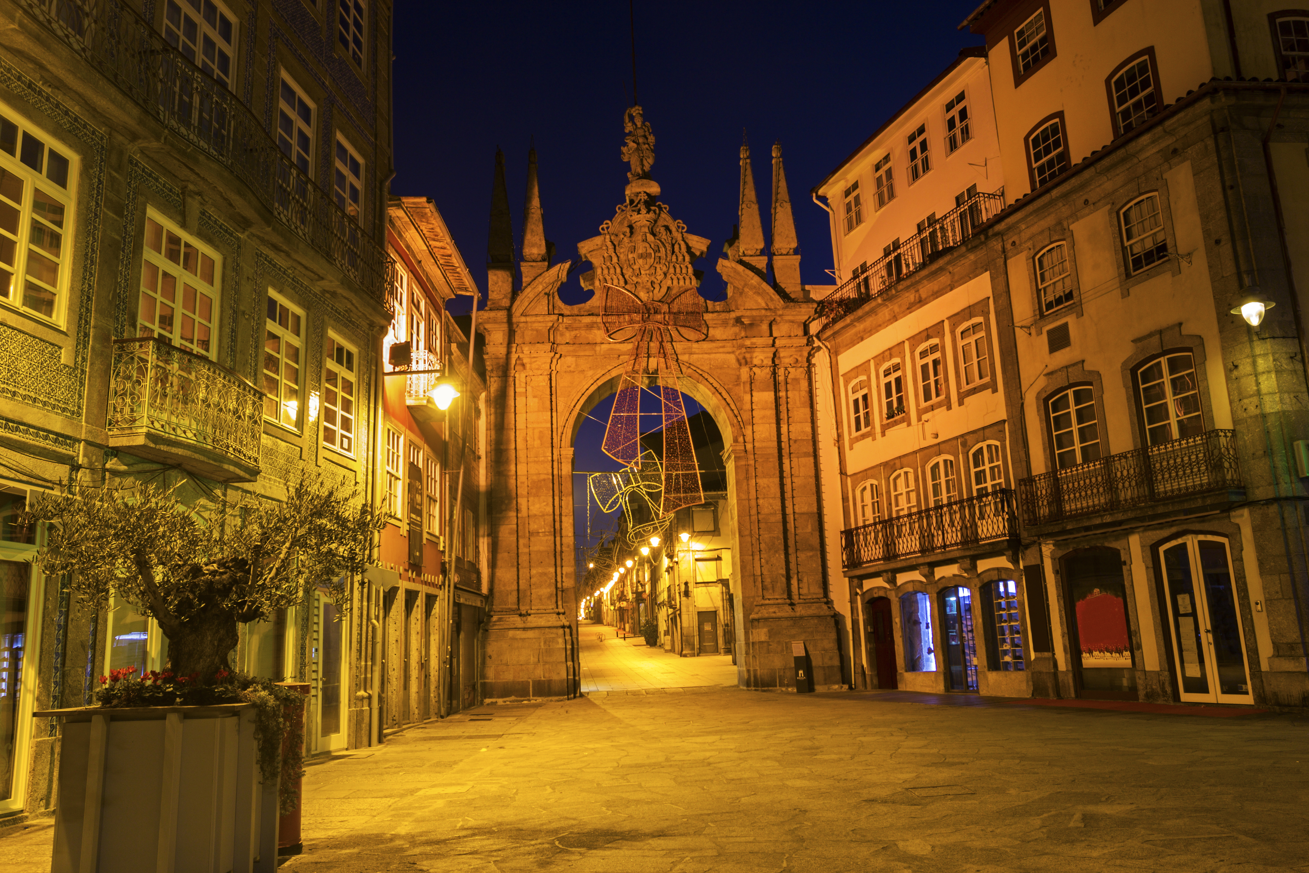 Arco da Porta Nova Image