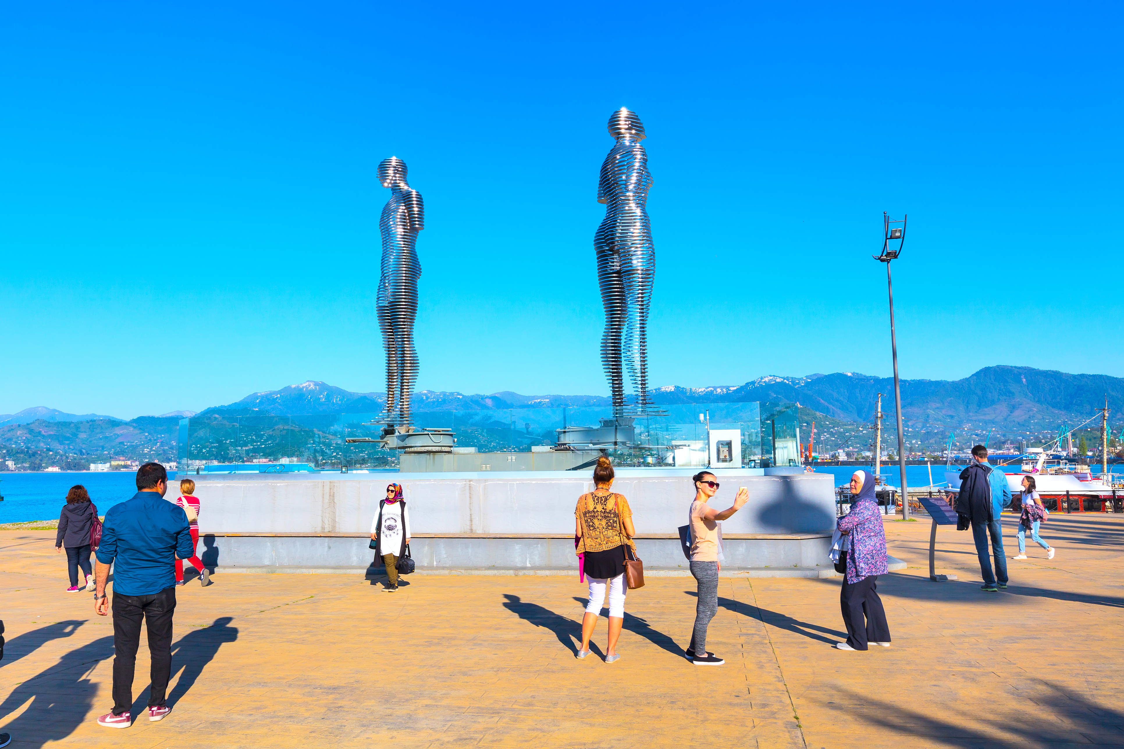 Ali & Nino Sculpture, Batumi Image
