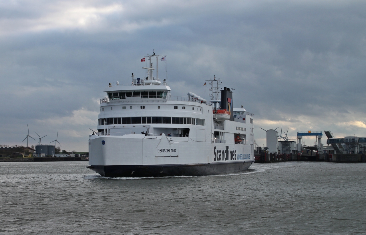 Port of Puttgarden Image