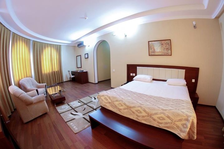 Vilesh Palace Hotel Image