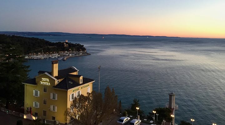 Hotel Riviera & Maximilian's Trieste Image
