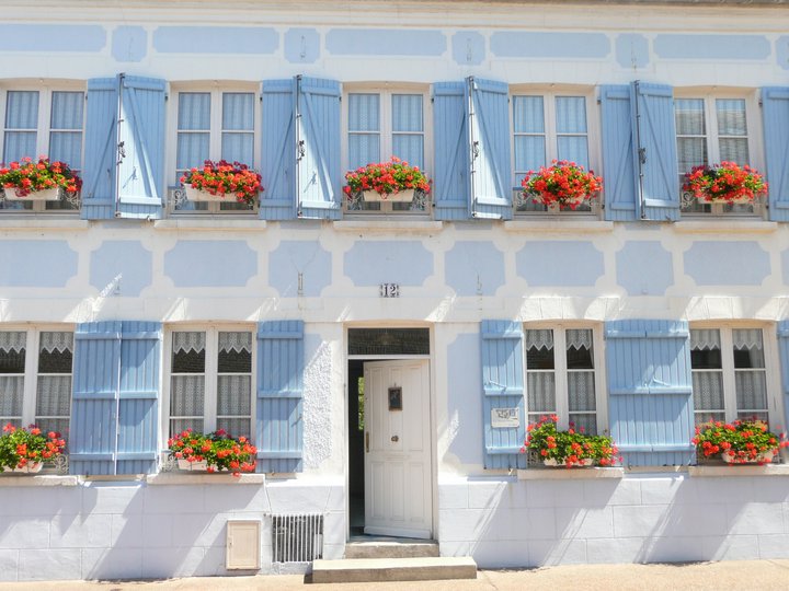 Maison Bleue En Baie Image
