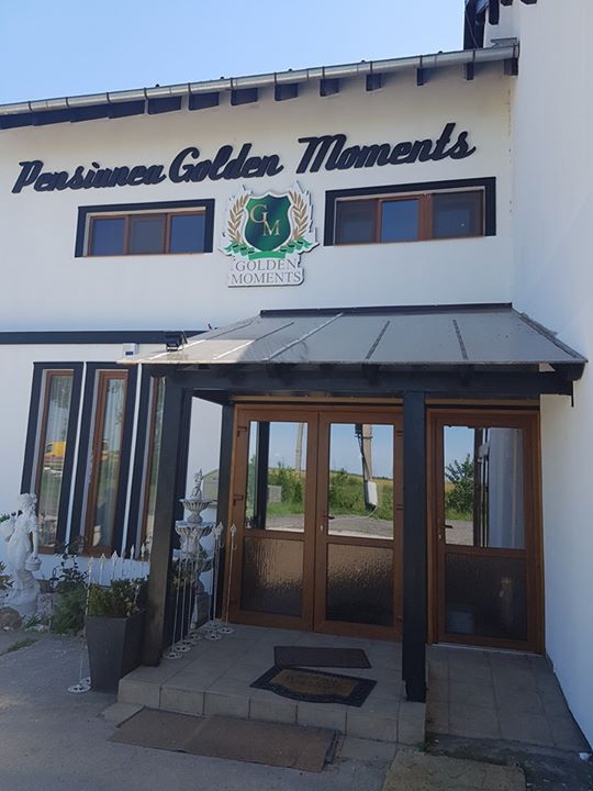 Pensiune-Restaurant Golden Moments Image