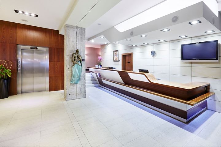 Sand Hotel Image