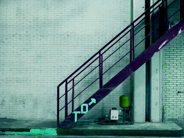 Warehouse Elementenstraat: Industrial Amsterdam Nightclub Image