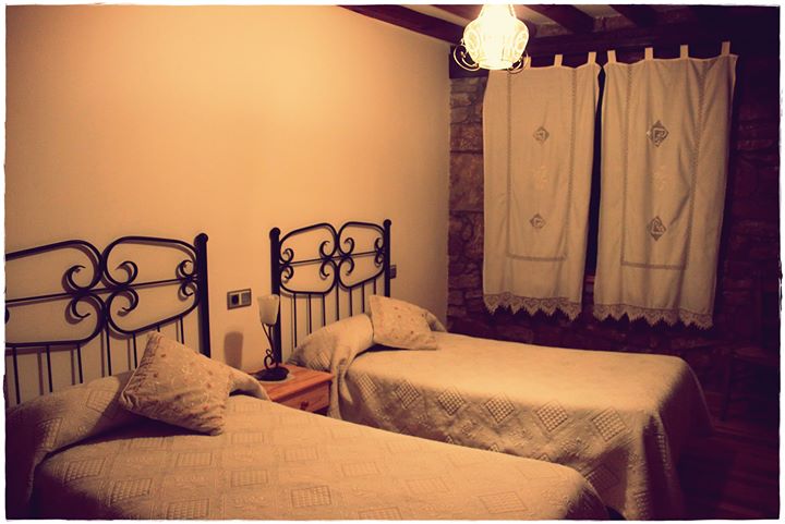 Casa rural cueva serena. Image