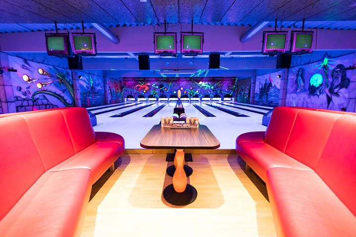 Bowling Castle Erding Image