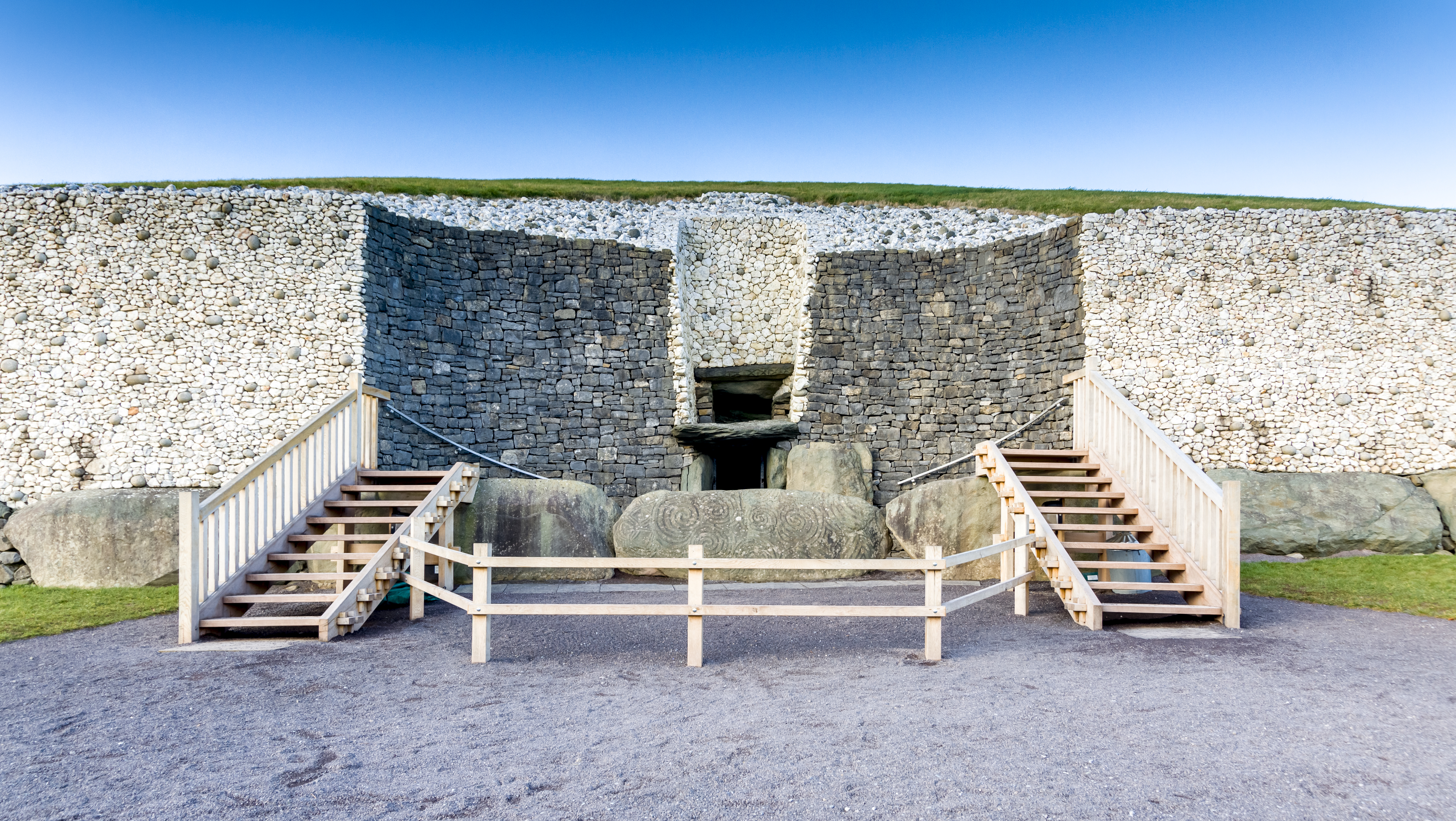 Brú na Bóinne and its prehistoric landscapes Image