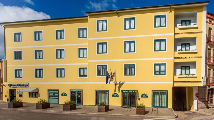 New Petit Hotel Image