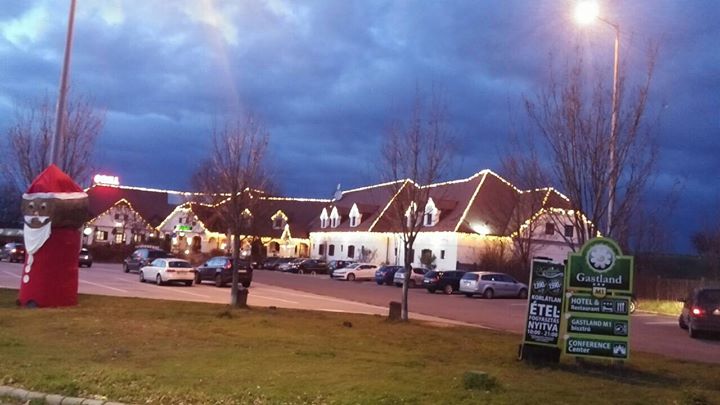 Gastland M1 Étterem, Hotel és Konferencia központ Image