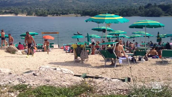 Lido "La Gravara" Lago Di Barrea Image