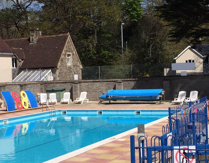 Bovey Tracey Swimming Pool Image