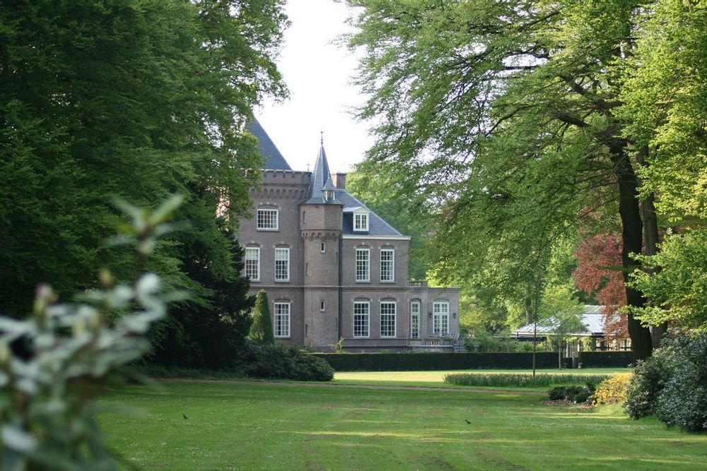 Castle Prattenburg and garden, Netherlands