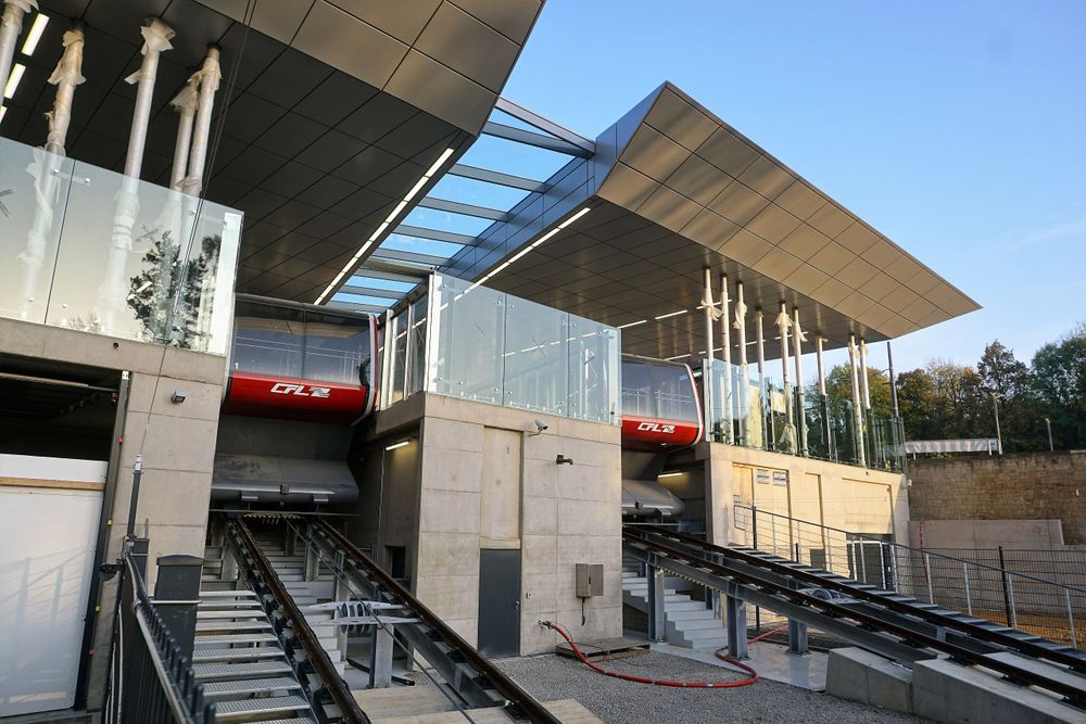 A view of the two funicular docked in the station.