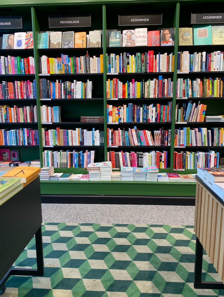 Broese bookstore with shelves filled with books.