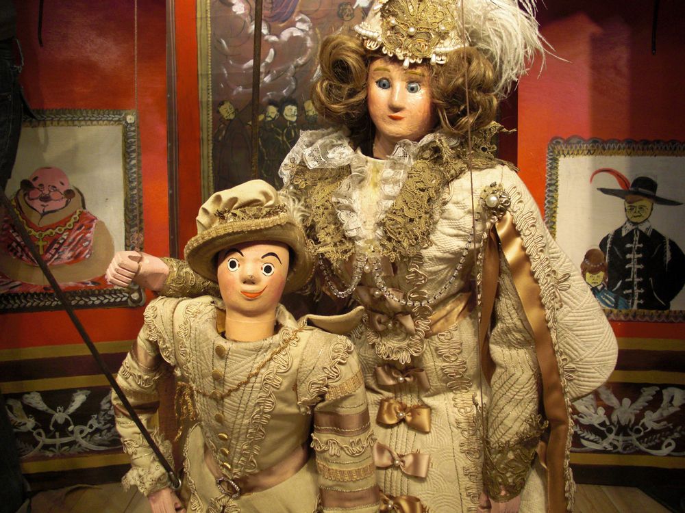 Visit Théâtre Royal de Toone in Brussels Live the World