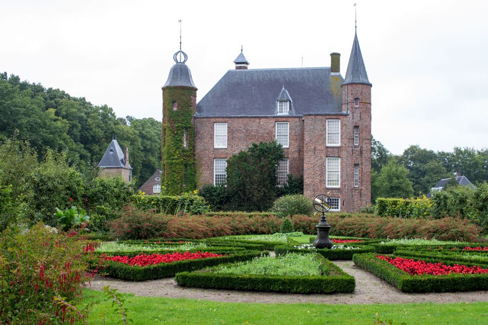 Visit Zuylen Castle (Slot Zuylen) in Utrecht Live the World